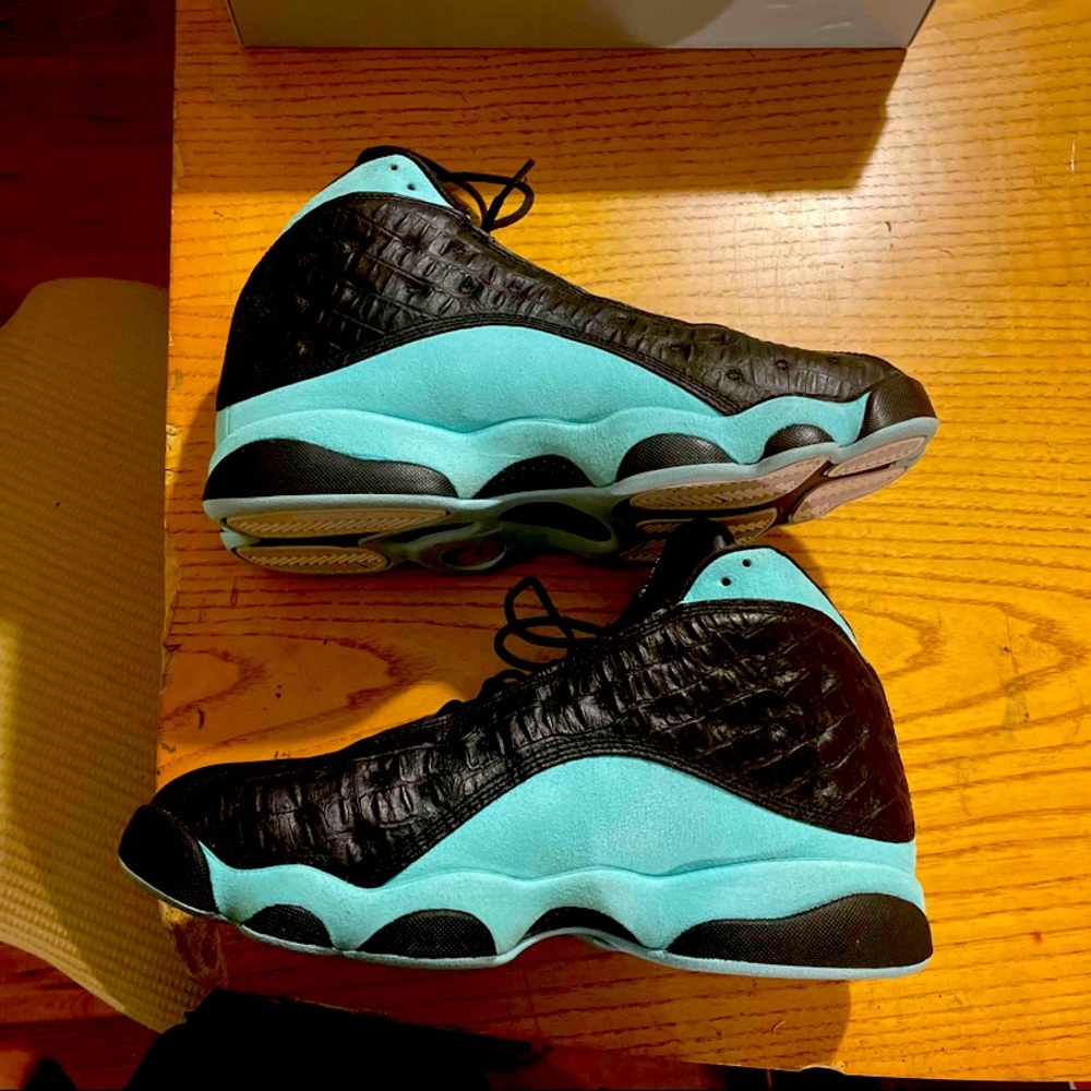Jordan 13 island green